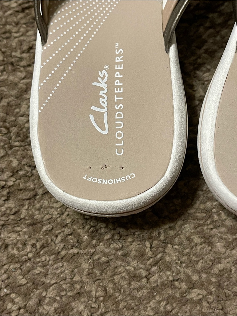 Clarks Cloudsteppers Beige and Metallic Woven Thong Sandals - Picture 4 of 5